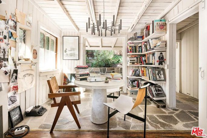 Lana Del Rey adquiere una cabaña rústica en Echo Park por 1.2M de